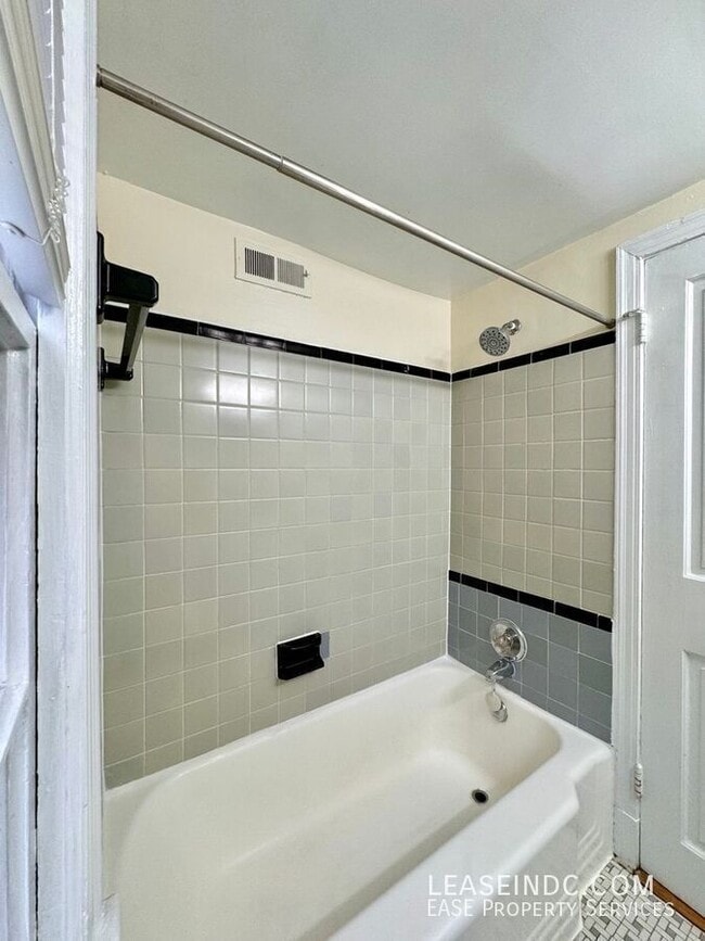 Building Photo - 2721 Ordway St NW