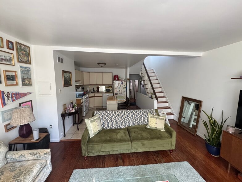 livingroom & kitchen away from street - 1522 S 13th St