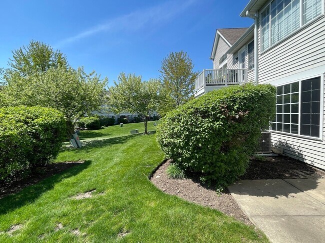 Building Photo - 868 Brompton Ct