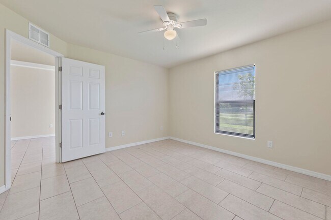 Building Photo - LB - Newly Constructed 3 bed 2 bath duplex with garage.