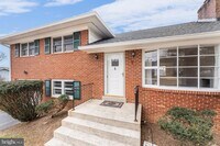 Building Photo - 12 Earlybird Ave