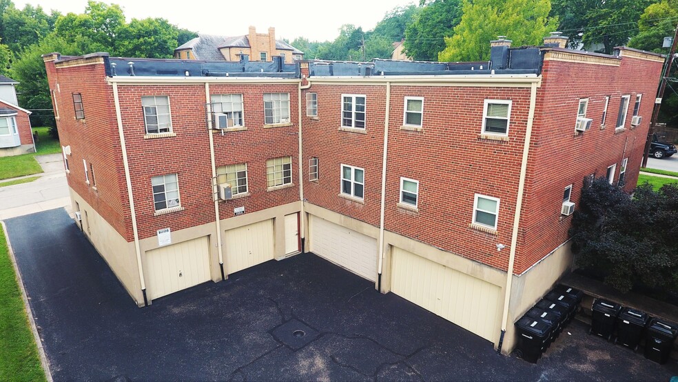 Building Photo - 3884 Vine St