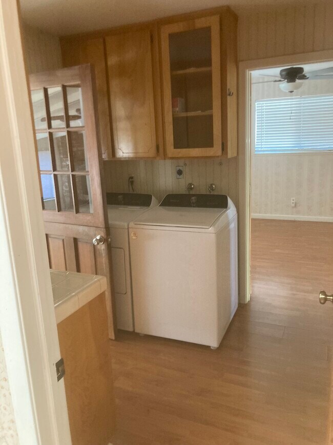 Building Photo - 960 Arrowhead Dr