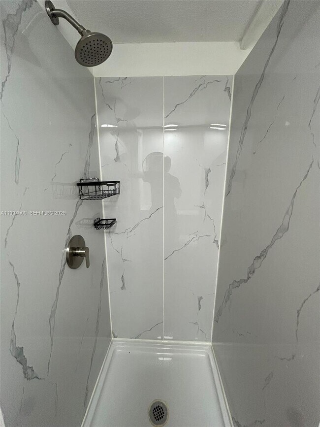 Building Photo - 11942 N Branch Rd