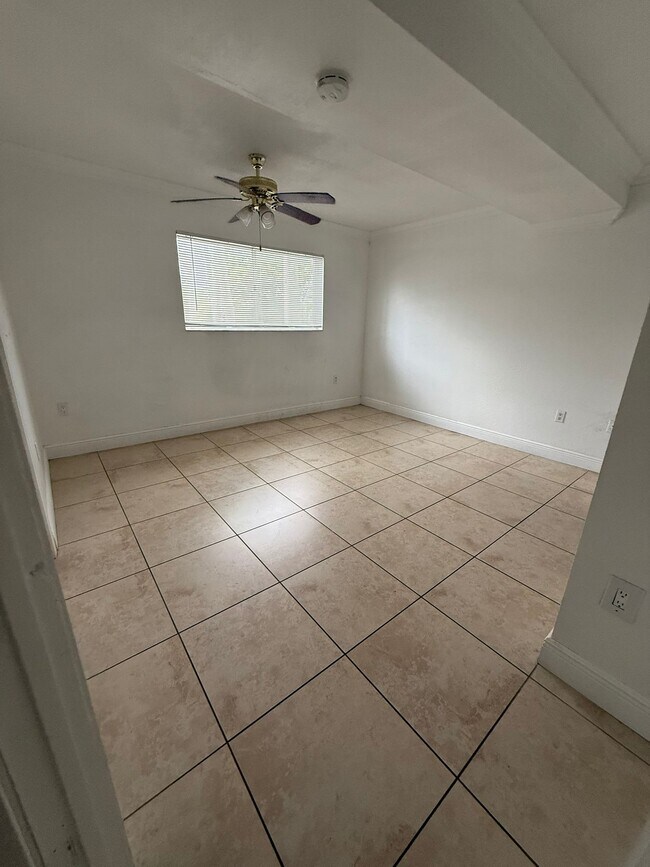 Building Photo - 2660 W 76th St