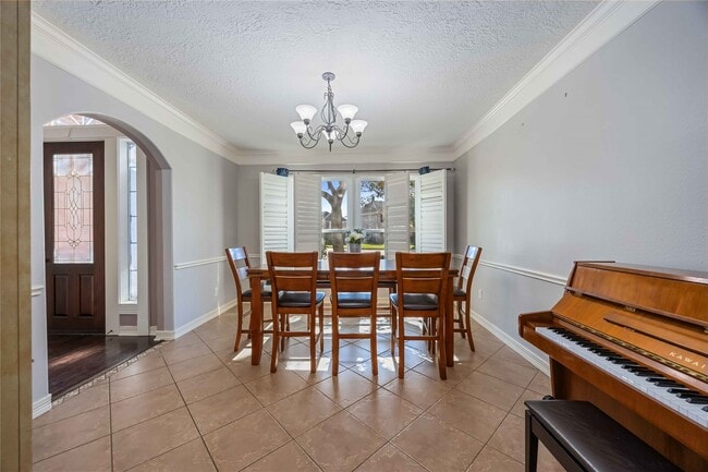 Building Photo - 1402 Chaparral Crossing