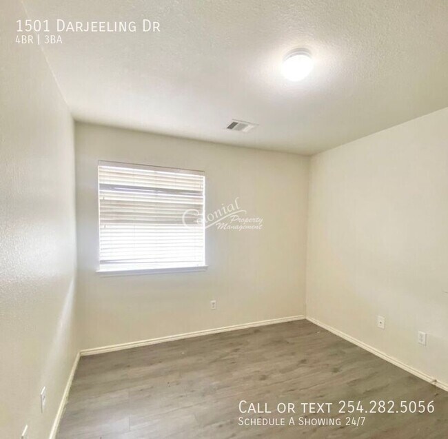 Building Photo - 1501 Darjeeling Dr