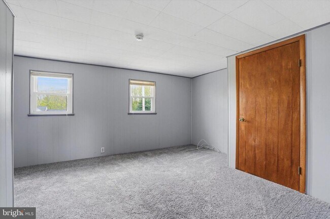 Building Photo - 847 Faust Rd