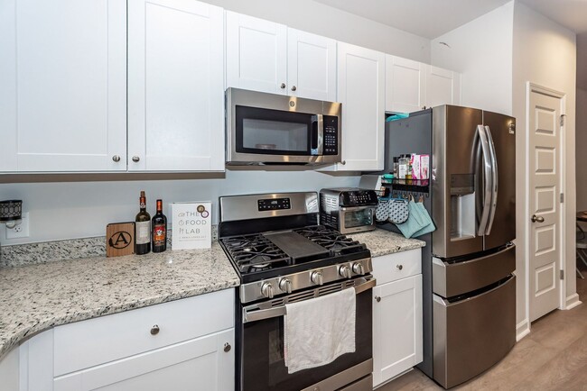 Building Photo - 3 Bedroom 2.5 Bath Single Family Home in W...
