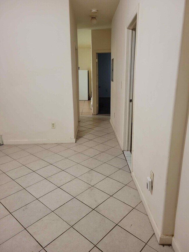 Hallway leading to Kitchen - 117 Ridgewood Ave