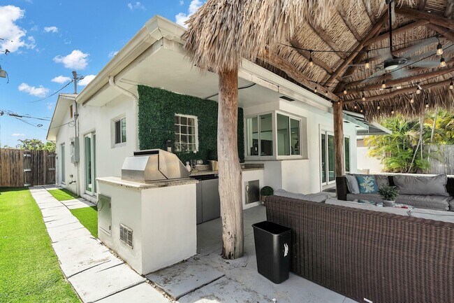 Building Photo - 2233 SE 15th St