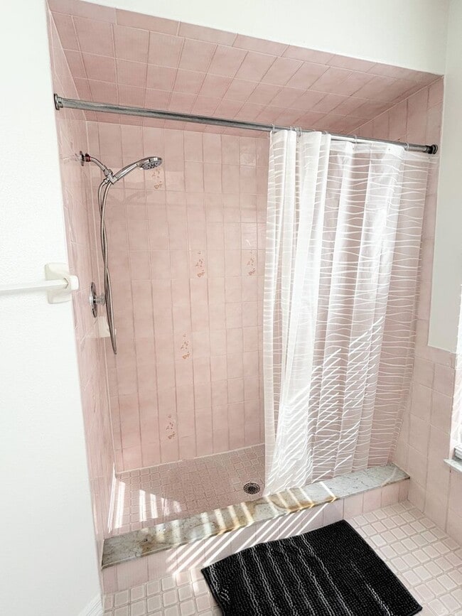 Building Photo - 3/2 in Seven Hills Community