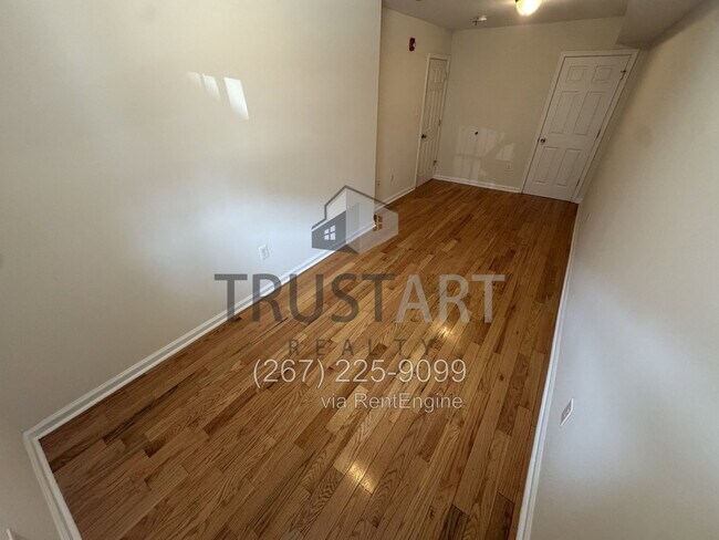 Building Photo - 1609 W Diamond St