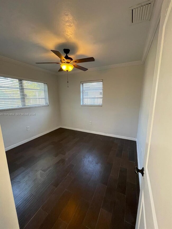 Building Photo - 2813 Bahama Dr