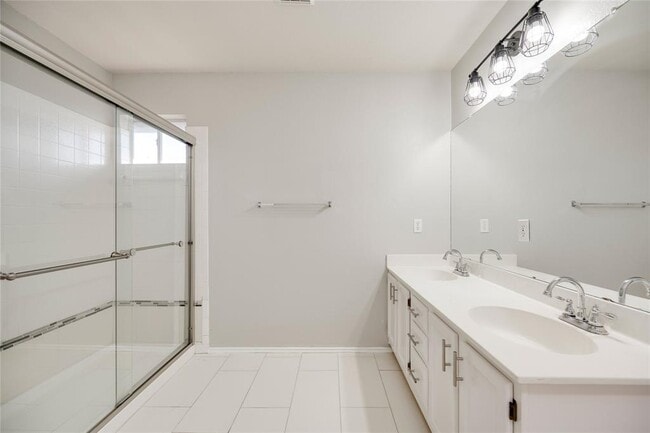 Building Photo - 13441 Gent Dr