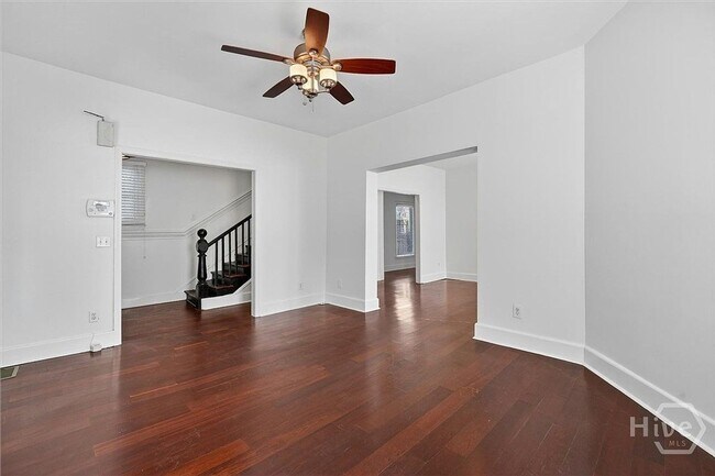 Building Photo - 506 E 31st St