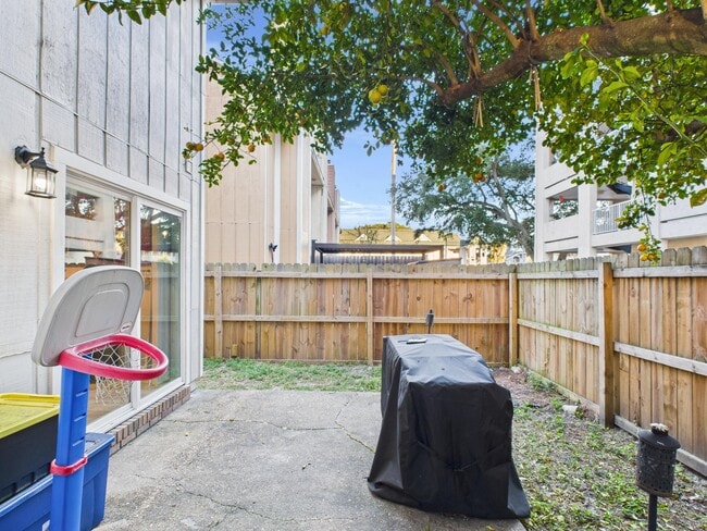 Building Photo - 309 Olympia Ct