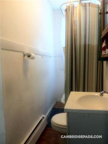 Building Photo - 254 Windsor St