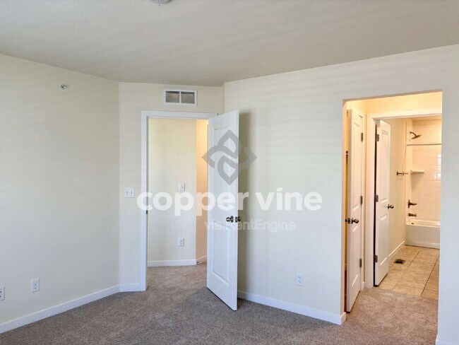 Building Photo - 12874 Jasmine St