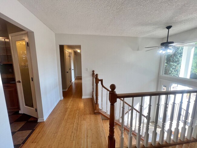 Building Photo - Mini Mansion in Salmon creek in mature nei...