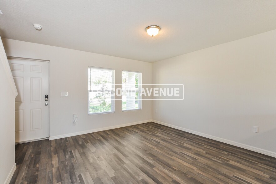 Building Photo - 41 Raemoor Dr