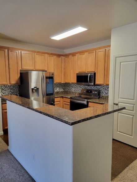 Building Photo - 837 E 98th Ave