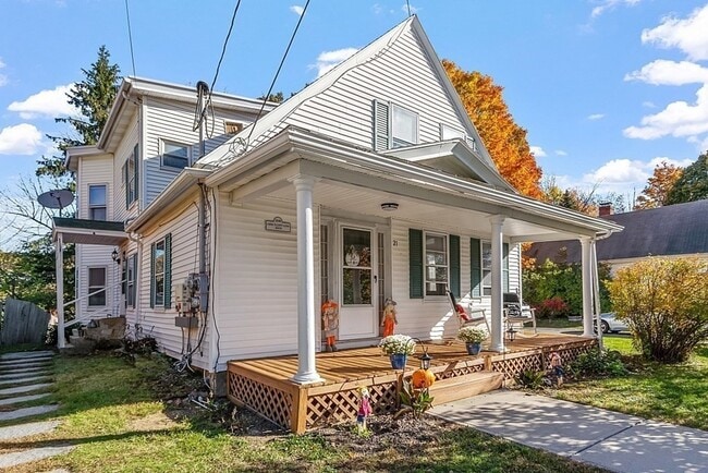 Primary Photo - 21 Elliott St