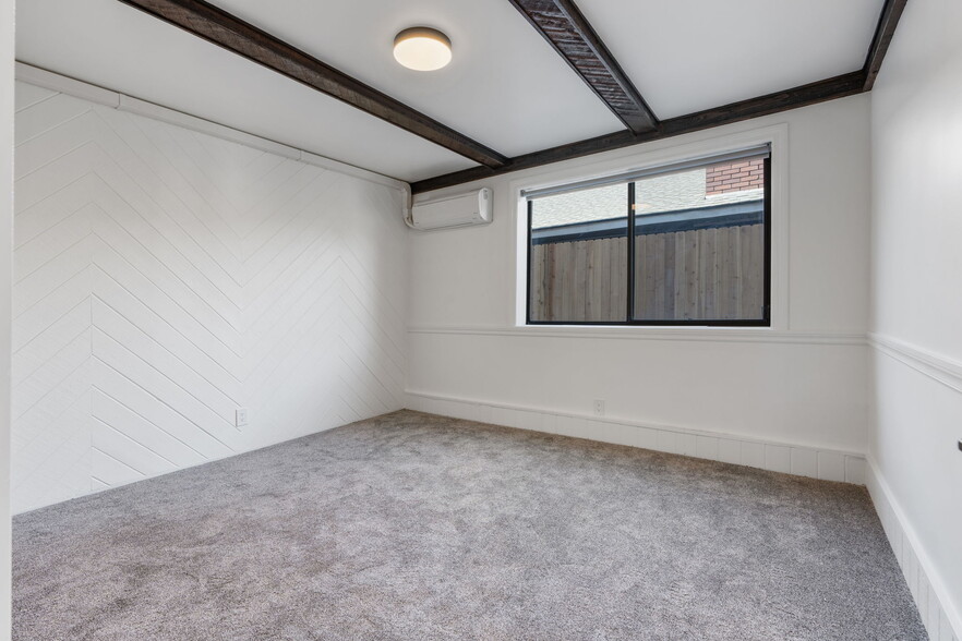 Building Photo - 1016 E 900 S