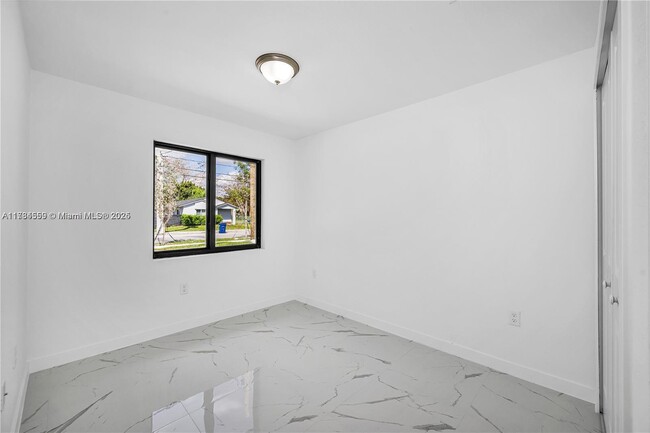 Building Photo - 673 NW 14th St