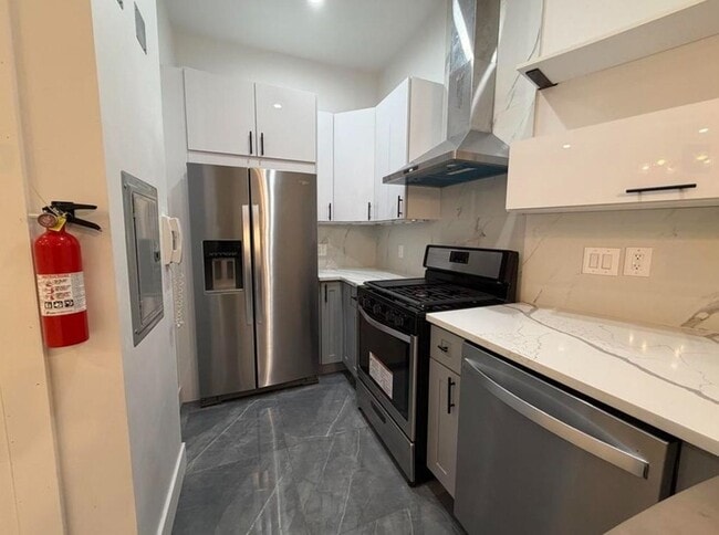 Building Photo - 202 48th St