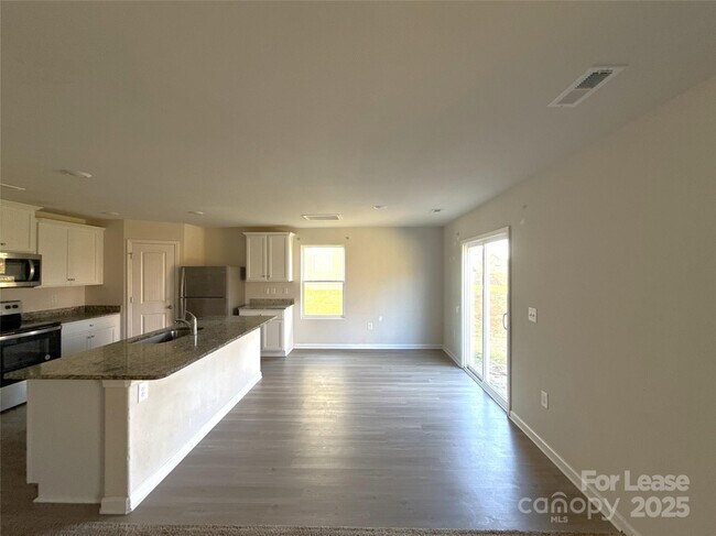 Building Photo - 3038 Trailblazer St