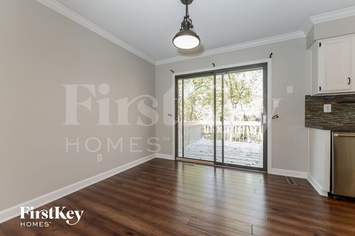 Building Photo - 1018 NE Trailwood Dr