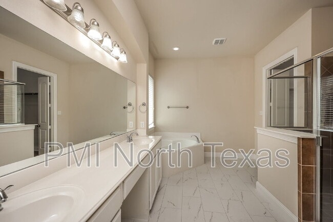 Building Photo - 9716 Lance Dr