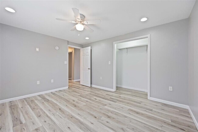 Building Photo - 1728 Connorvale Rd