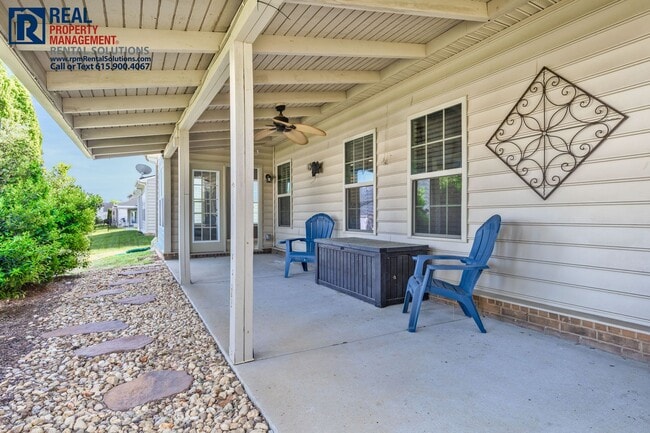 Building Photo - Gorgeous 4 bedroom brick home with bonus room and washer and dryer included! TRIPLE ROCKVALE SCHO...