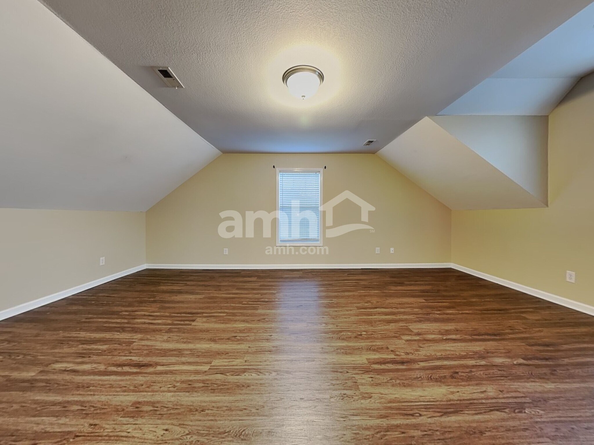 Building Photo - 5523 Golden Gate Rd