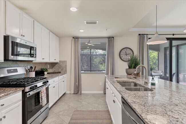 Building Photo - 5921 Wake Forest Run