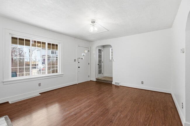 Building Photo - 240 Ridgewood Ave