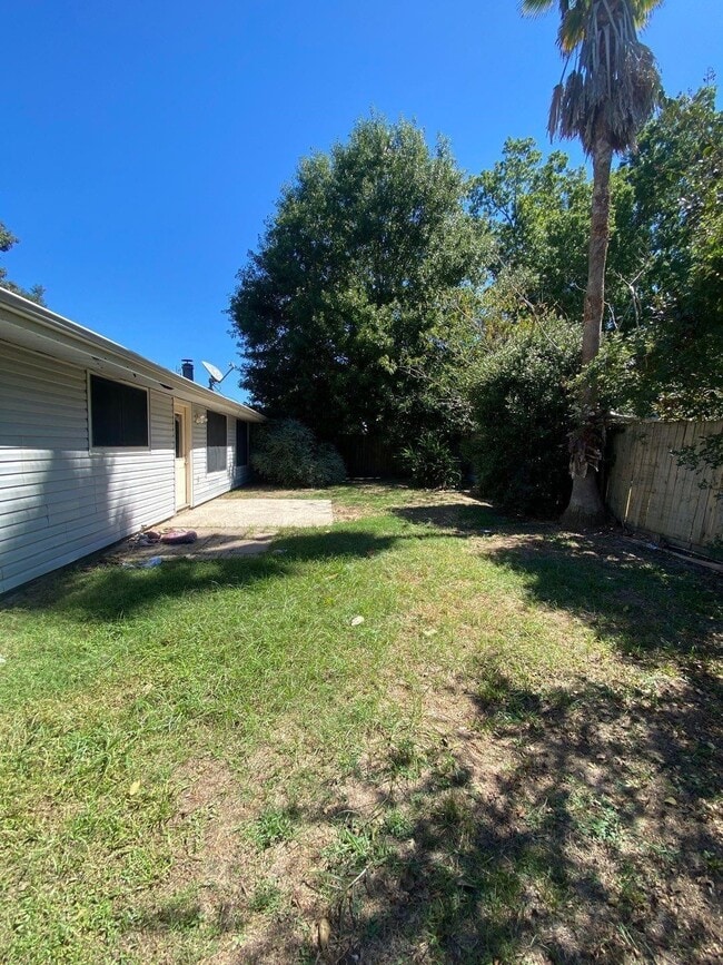 Building Photo - 6406 Brookgate Dr