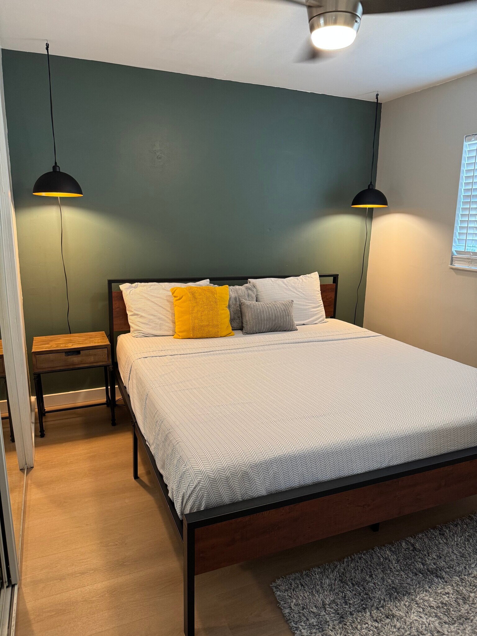 King bedroom - 1220 NE 5th Ter