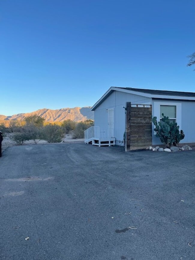 Building Photo - 3-bedroom 2.5-bathroom home with RV space in Littlefield AZ