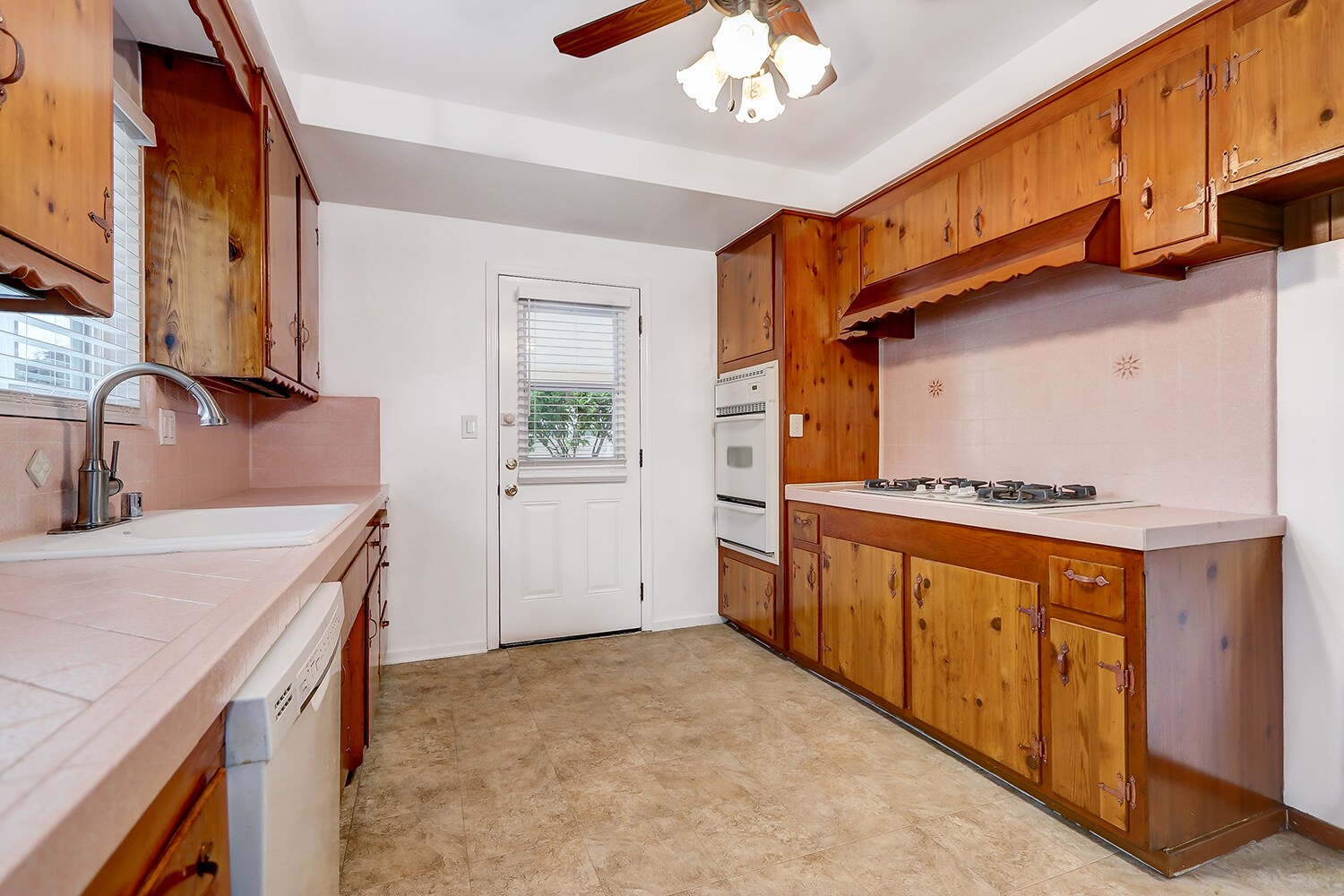 Building Photo - 2407 Mackay Ln