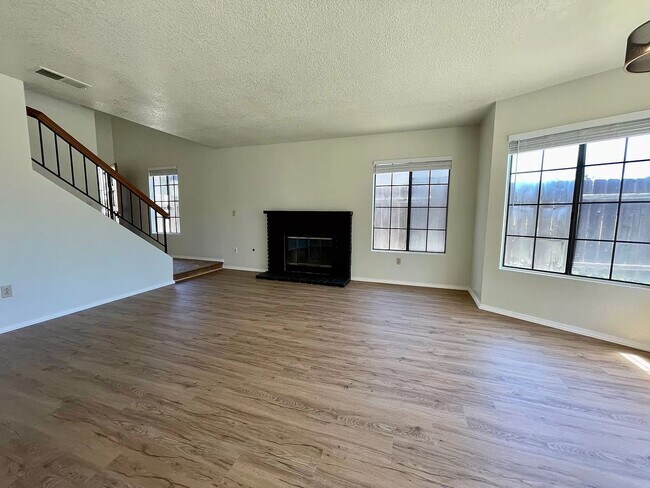 Building Photo - 7573 Flower Meadow Dr