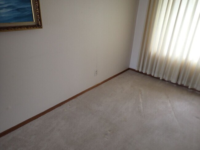 Building Photo - Great Puyallup Valley Rambler