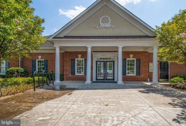 Building Photo - 43831 Chadwick Terrace