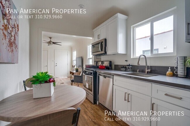 Building Photo - 6621 1/4 Crenshaw Blvd.-