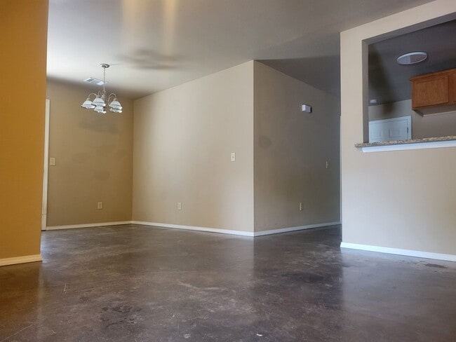 Building Photo - 2712 Steve's Way