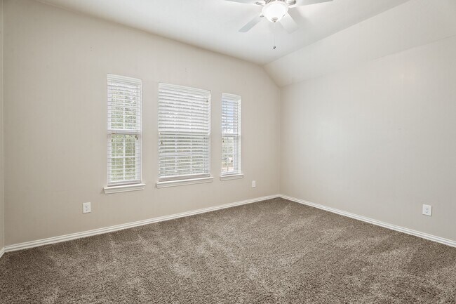 Building Photo - 6605 Fallen Breeze Ln