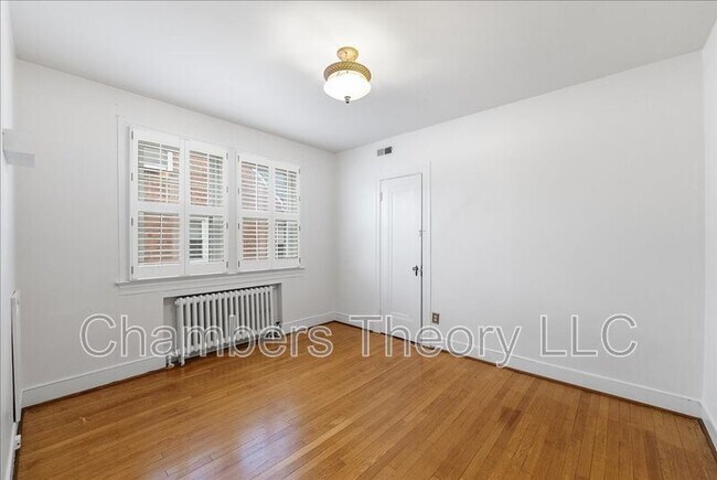 Building Photo - 1105 20th St