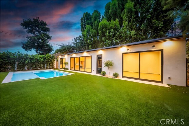 Building Photo - 5149 Beeman Ave